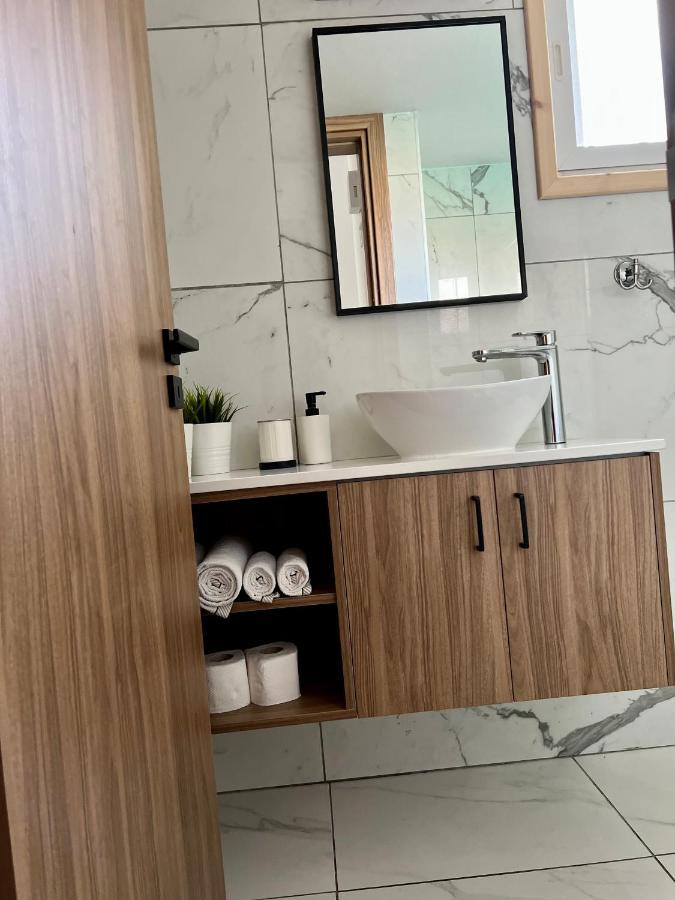 Appartamento Luxury Industrial House 8 Paphos Esterno foto